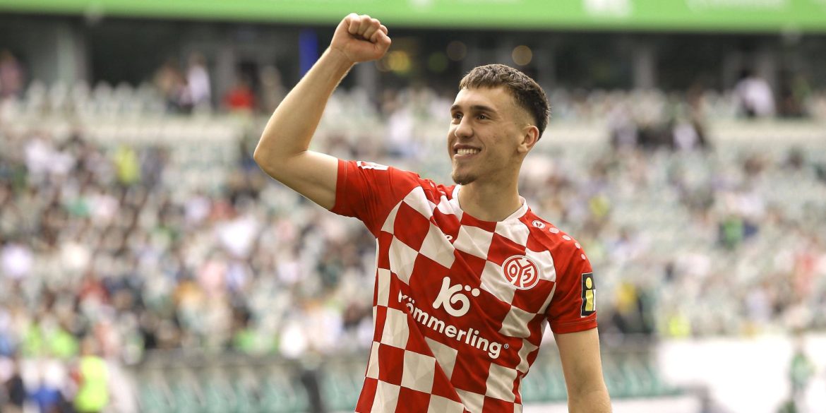 Transfergerüchte: VfB Favorit auf Top-Verpflichtung – Gruda begehrt